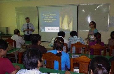 Dr Carrigy lecturing the final year students